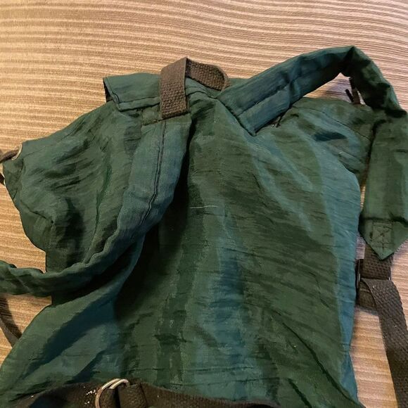 Vintage green canvas gameworks backpack - Picture 8 of 8